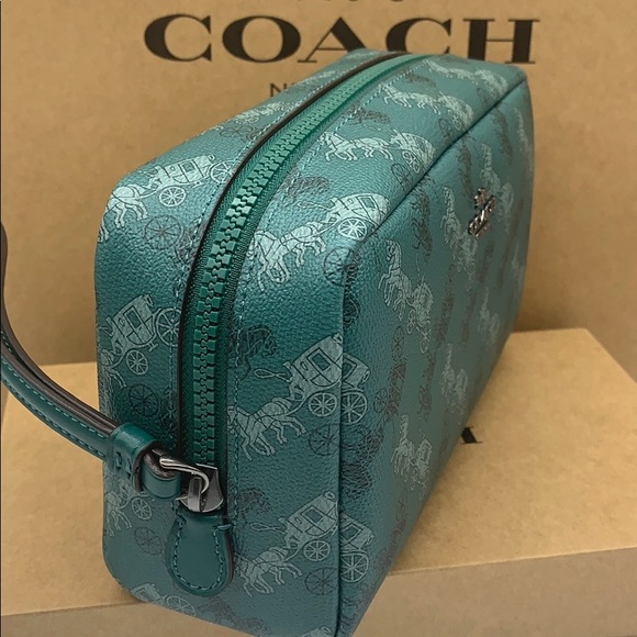 BOXY COSMETIC CASE WITH HORSE AND CARRIAGE PRINT - Picture 16 of 16